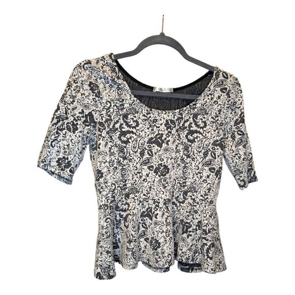 Timing Scoop Neck Blouse - Picture 1 of 4